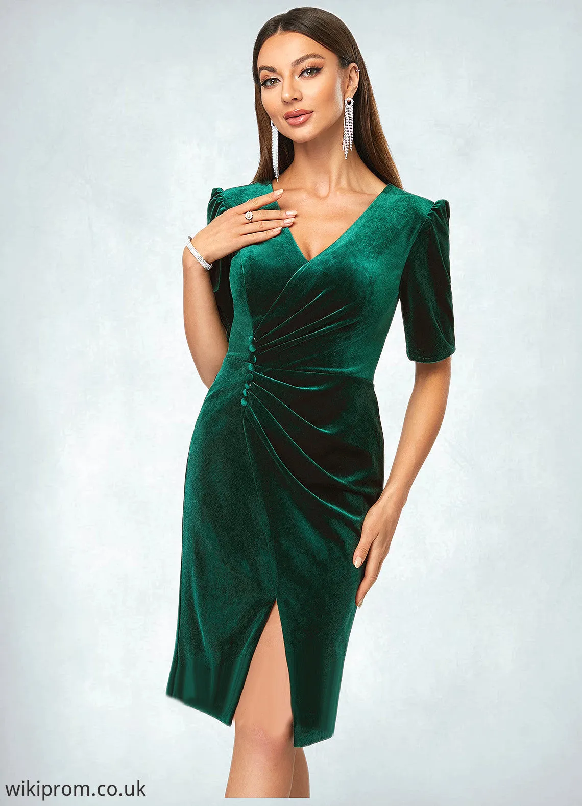 Aimee Sheath/Column V-Neck Knee-Length Velvet Cocktail Dress With Pleated SWKP0022485