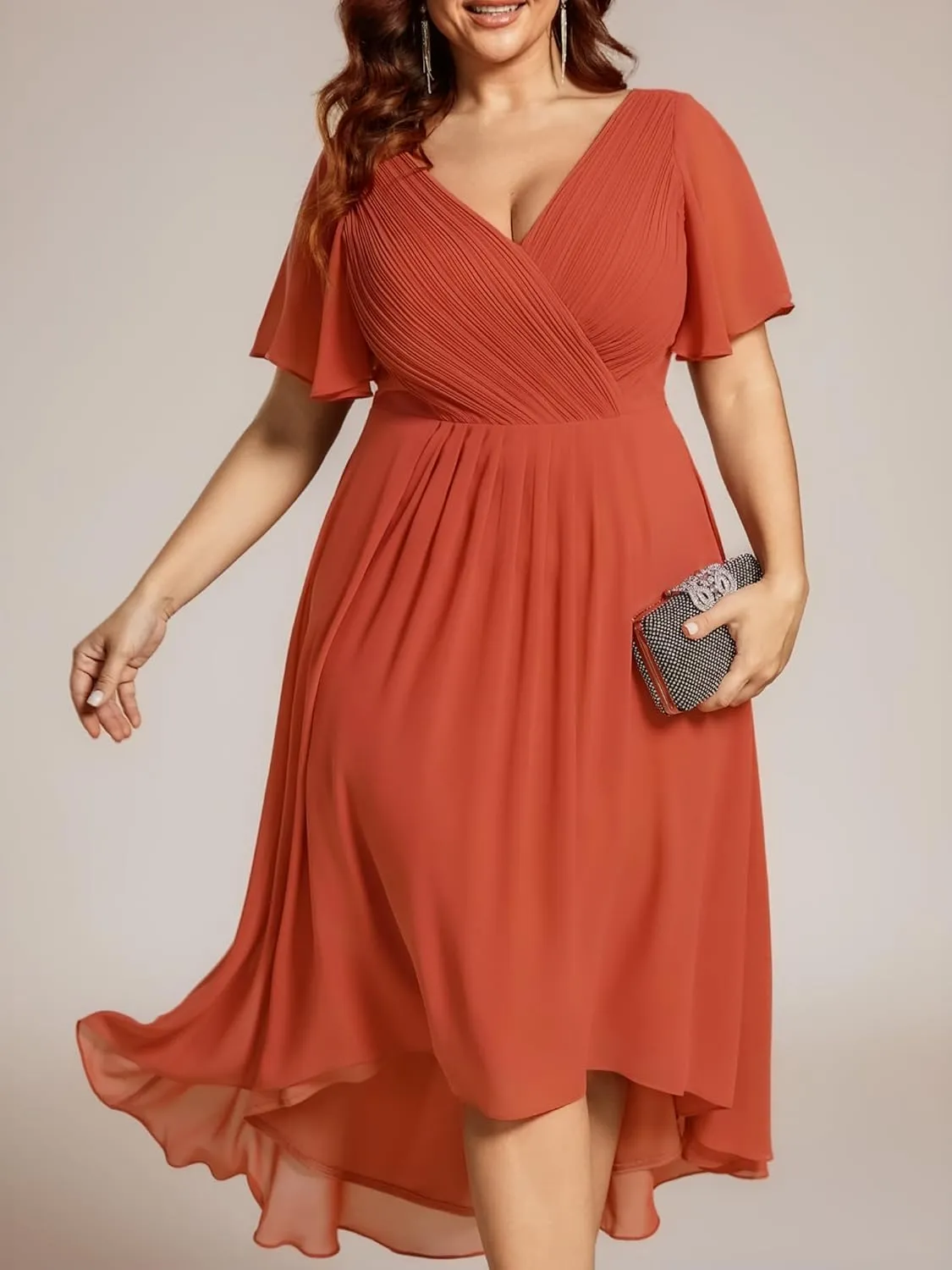 Ever-Pretty Plus Women‘s Short Sleeves V Neck A Line Chiffon Knee Length Plus Size Cocktail Dress for Curvy Women
