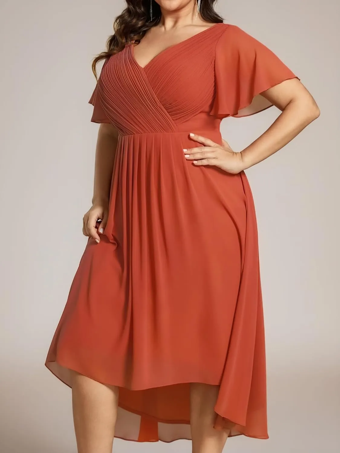 Ever-Pretty Plus Women‘s Short Sleeves V Neck A Line Chiffon Knee Length Plus Size Cocktail Dress for Curvy Women