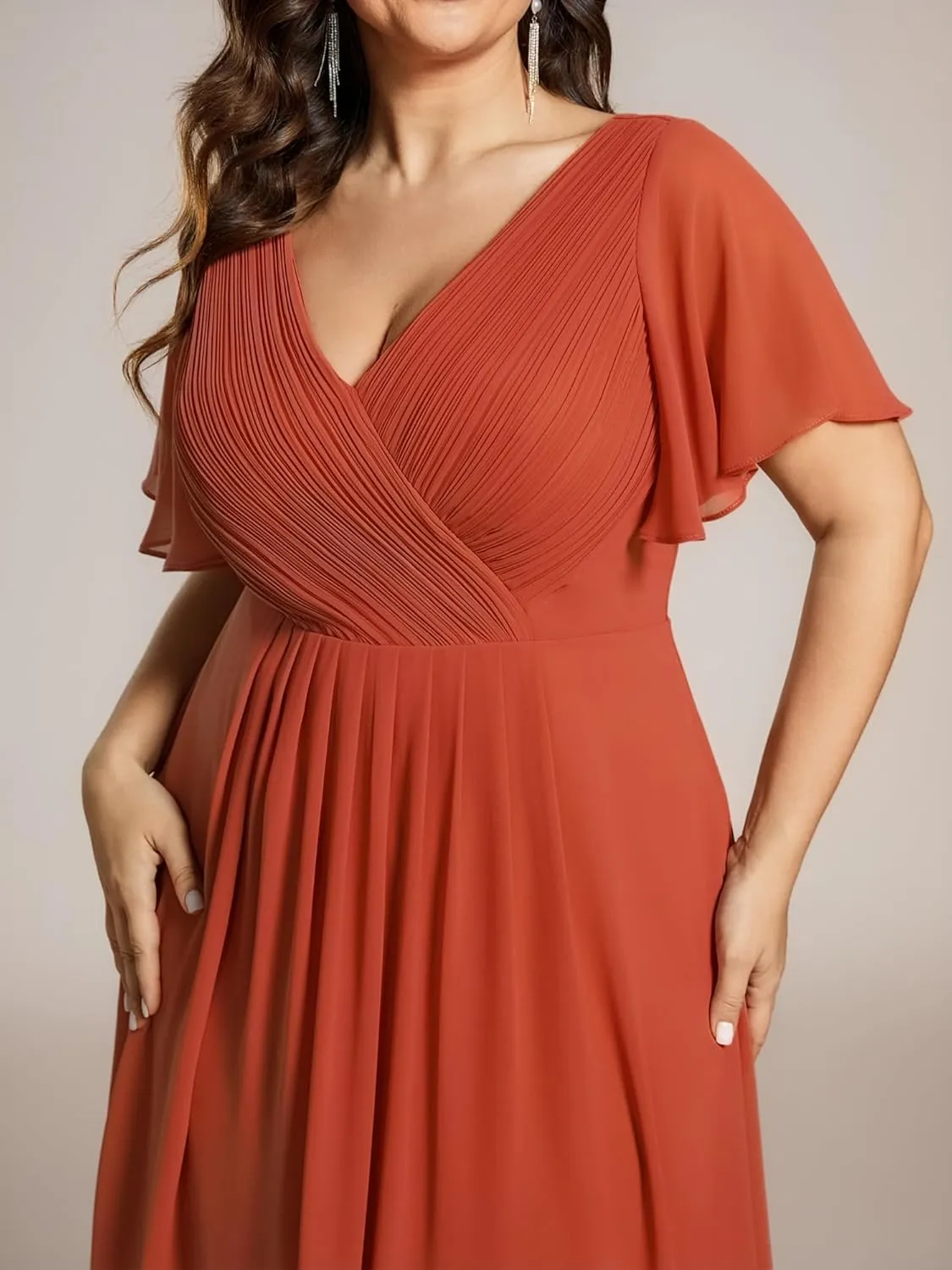 Ever-Pretty Plus Women‘s Short Sleeves V Neck A Line Chiffon Knee Length Plus Size Cocktail Dress for Curvy Women