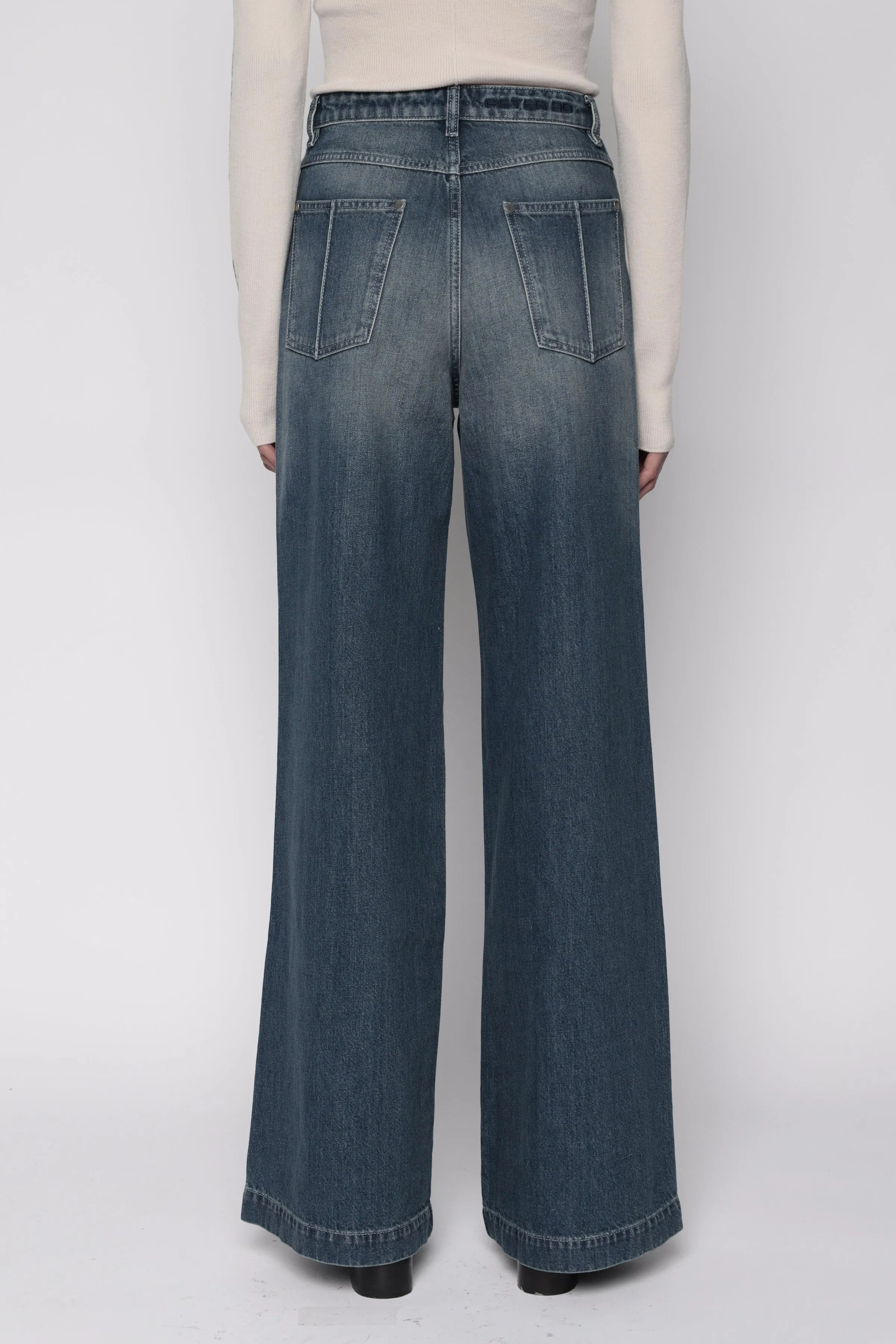 PD RIPPED STRAIGHT LEG JEANS