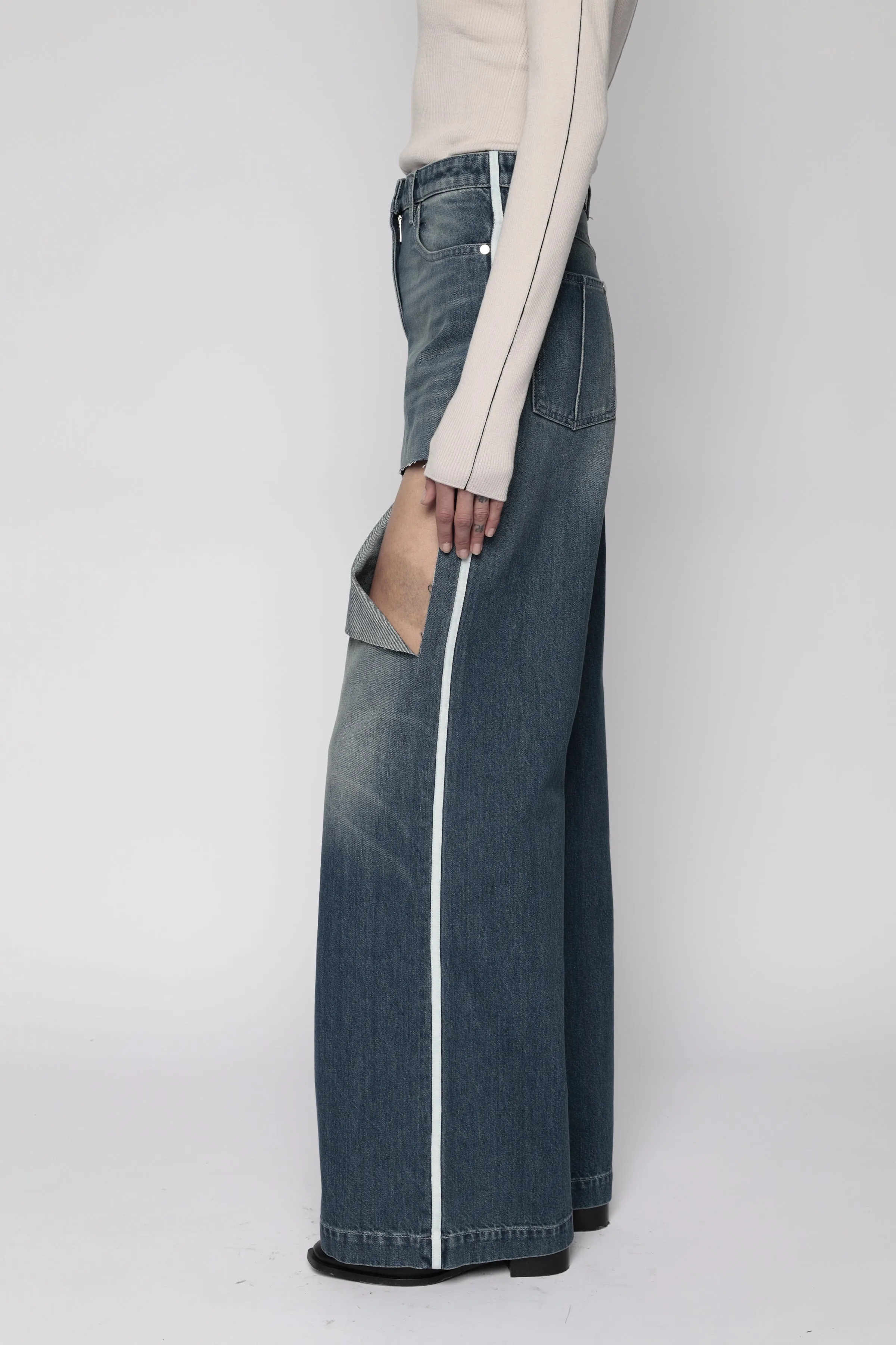 PD RIPPED STRAIGHT LEG JEANS