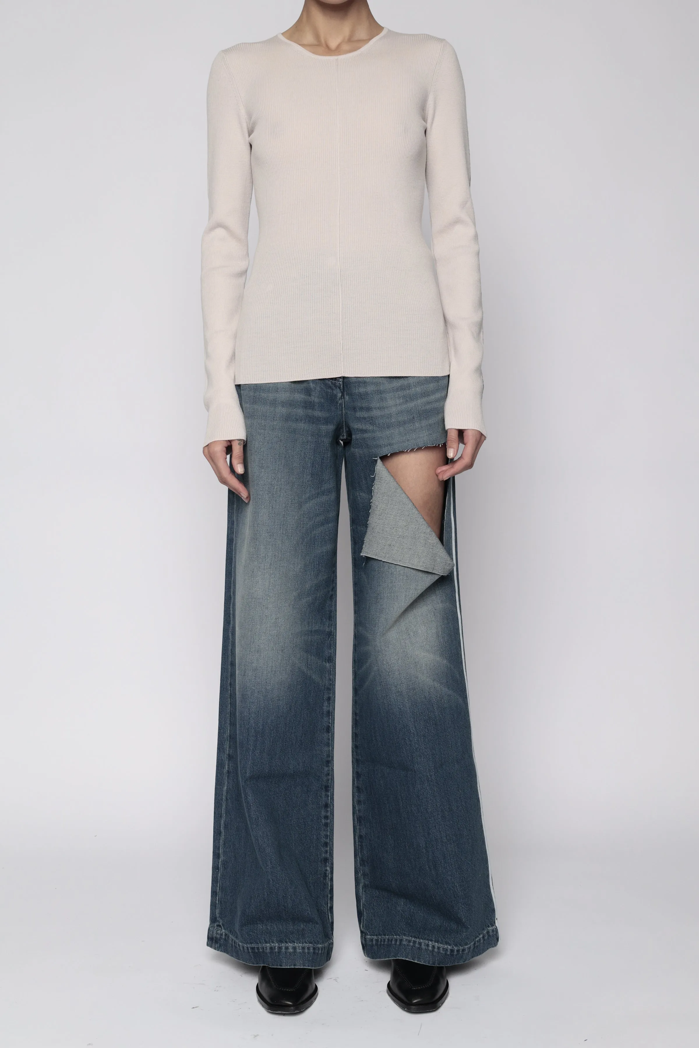 PD RIPPED STRAIGHT LEG JEANS