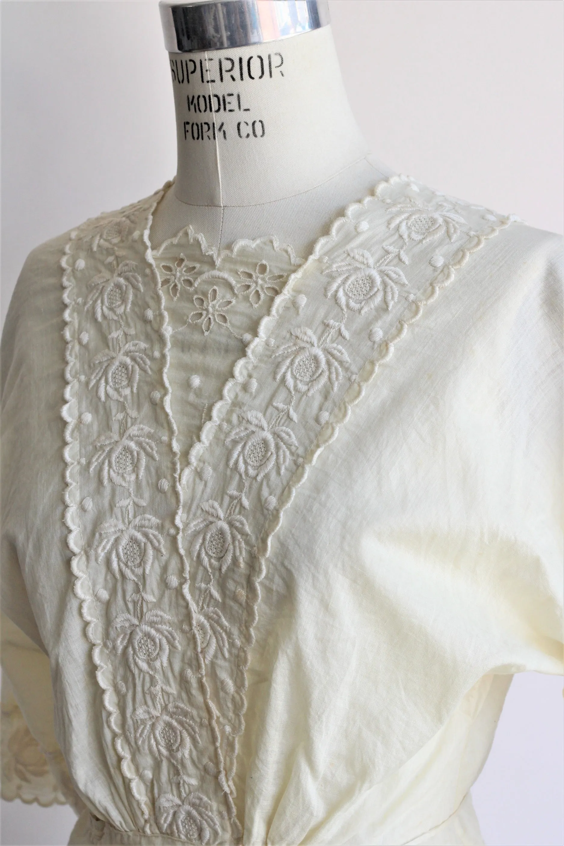 Vintage 1910s Edwardian Ivory Cotton Blouse With Embroidered Lace