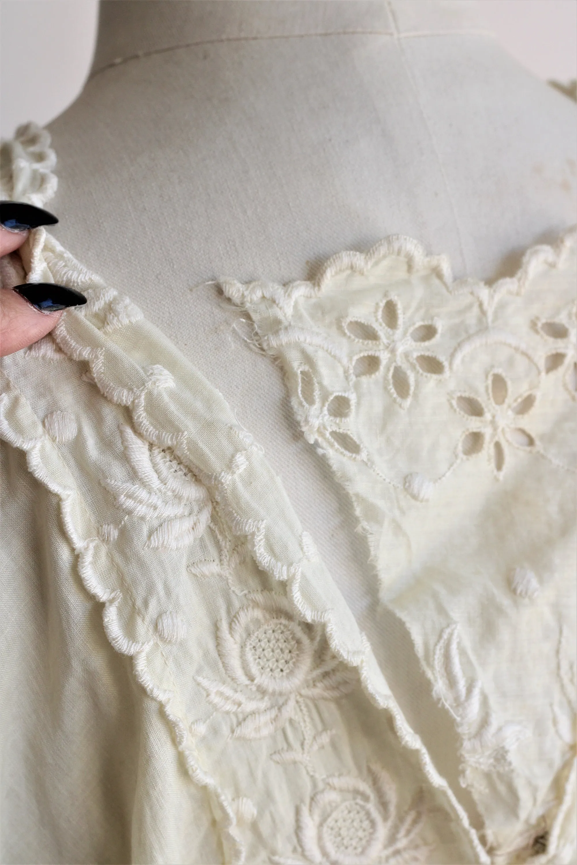 Vintage 1910s Edwardian Ivory Cotton Blouse With Embroidered Lace