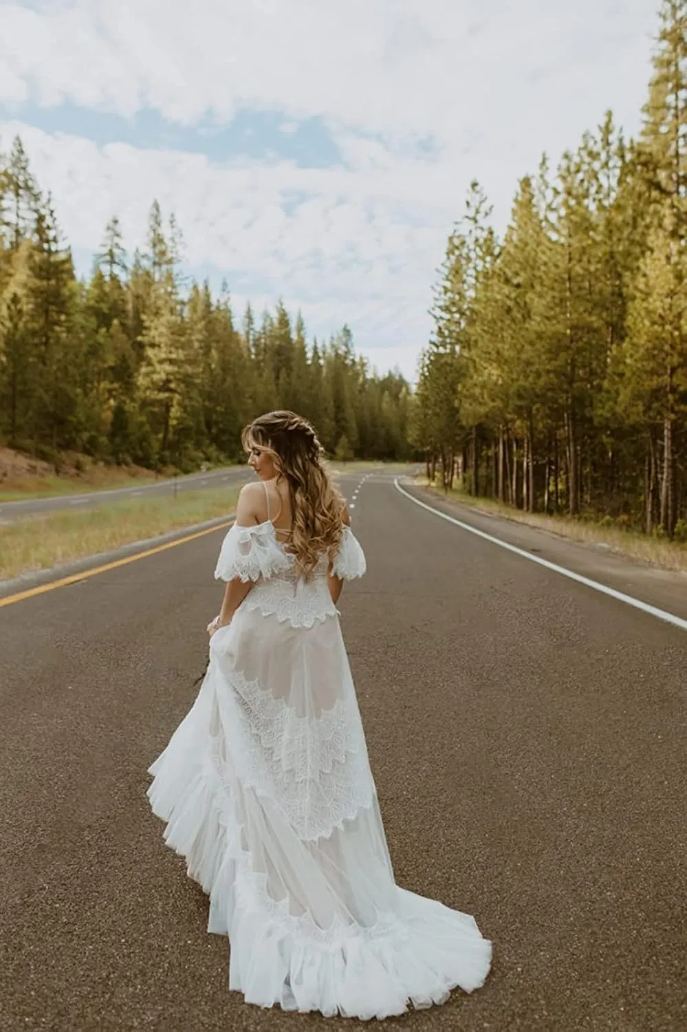 Women's Wedding Dresses Chic Lace Evening Dresses V Neck Ruffle Sleeves Beachy Boho Outdoorsy Wedding Gowns
