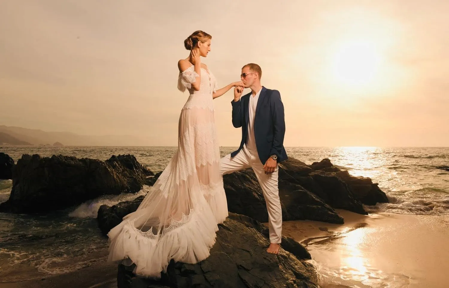 Women's Wedding Dresses Chic Lace Evening Dresses V Neck Ruffle Sleeves Beachy Boho Outdoorsy Wedding Gowns